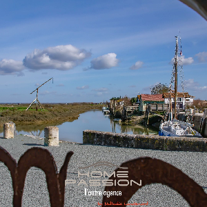 MORNAC/SEUDRE – PRETTY FISHERMAN'S HOUSE FACING THE PORT></noscript>
                                                        <span class=