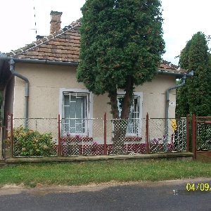 Furnished house with land near lake Balaton></noscript>
                                                        <span class=