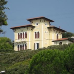 Vendita villa castiglioncello livorno></noscript>
                                                        <span class=