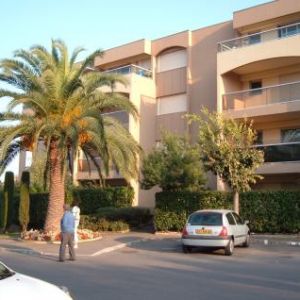 Sale apartment antibes ></noscript>
                                                        <span class=