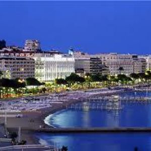 Location appartement cannes ></noscript>
                                                        <span class=